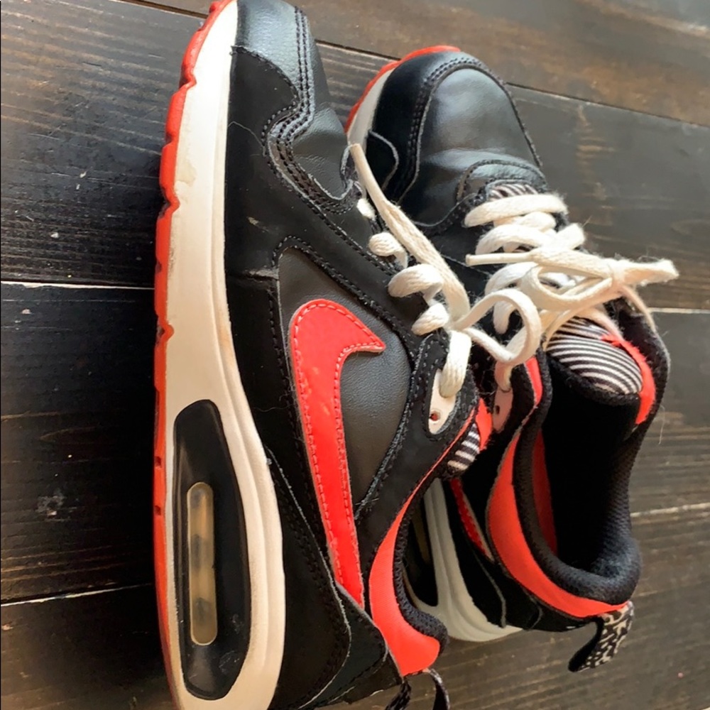 🖤💕 Nikes 💕🖤 - Picture 6 of 8